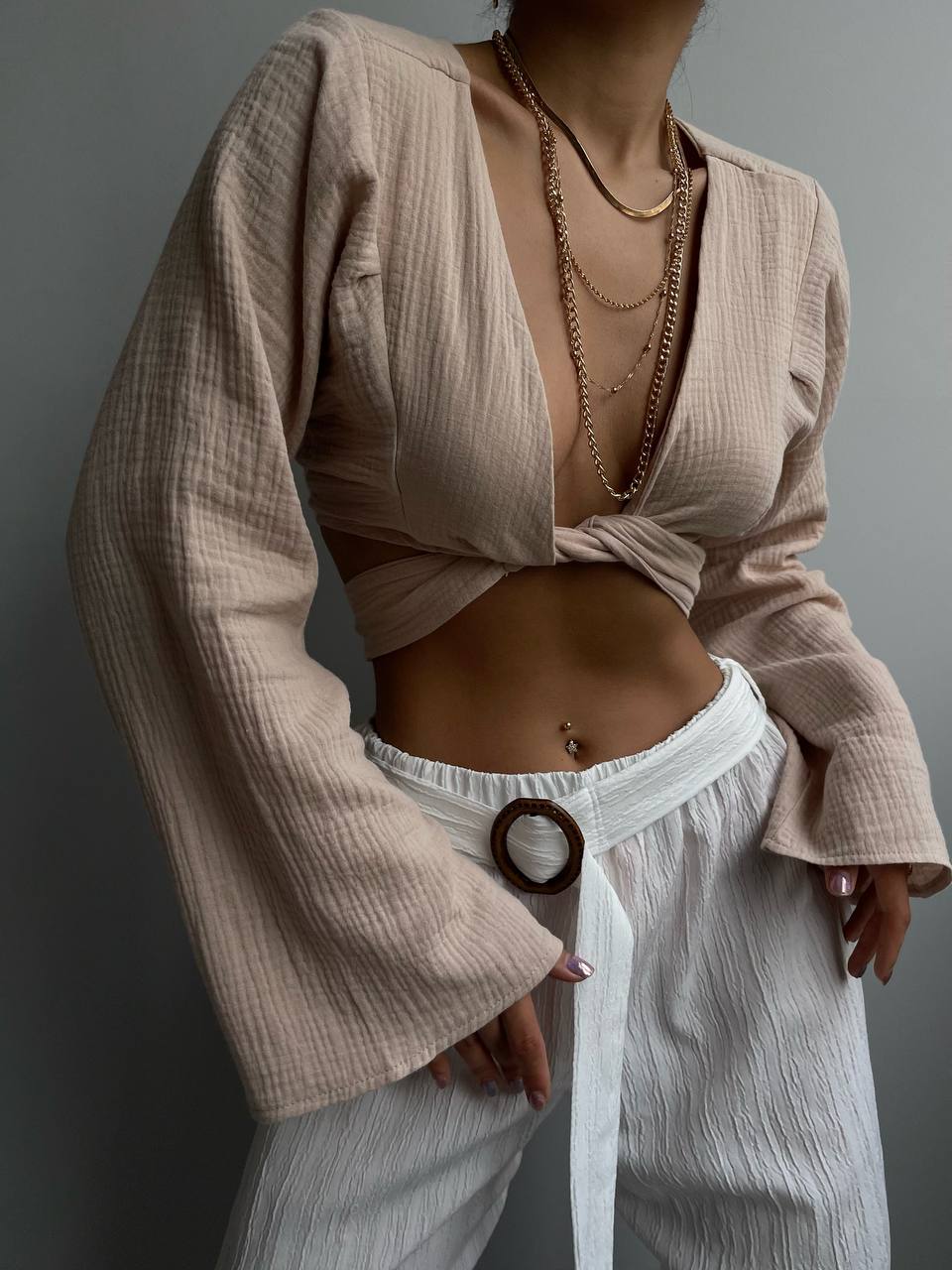 Diana Long Sleeve Cropped Blouse / Beige & White